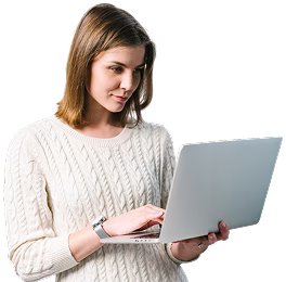 Mujer consultando sus afiliaxciones y novedades en el protal de Positiva compañia de seguros